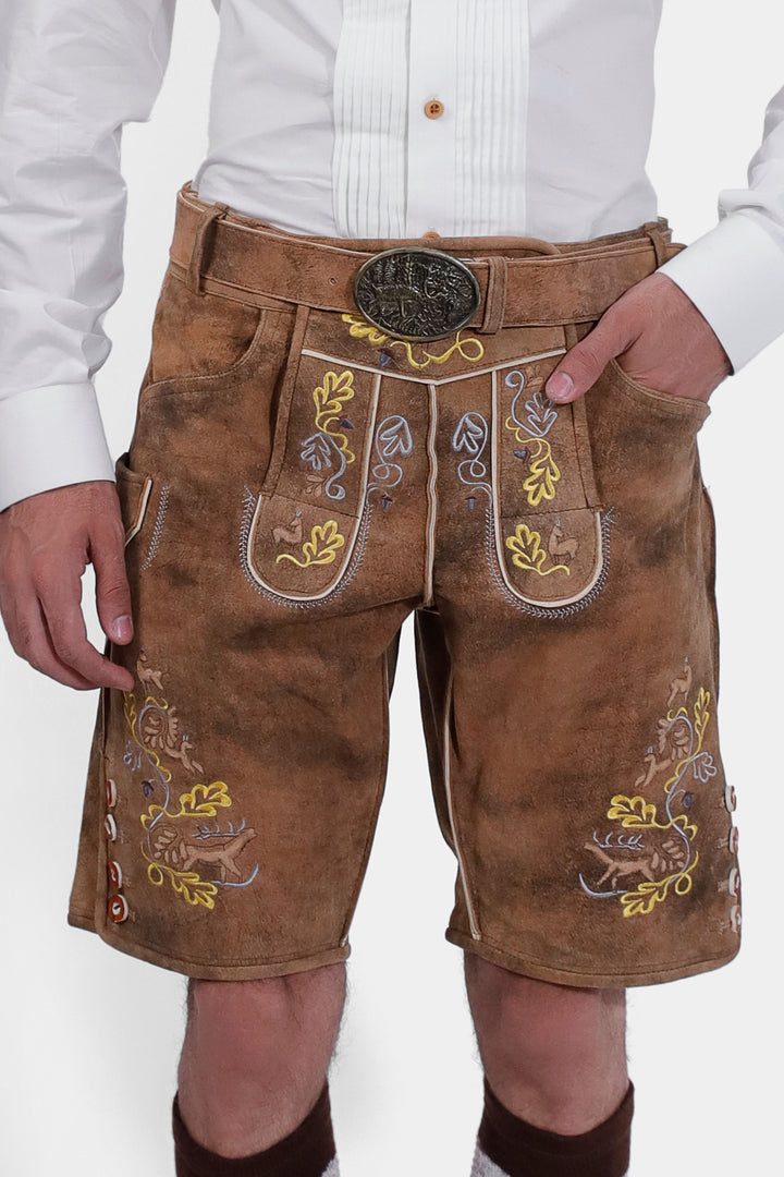 closed view of a man wearing Leavenworth Lederhosen